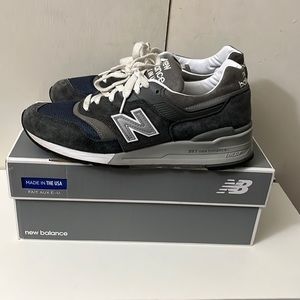 New Balance 997 Navy/White size 8
